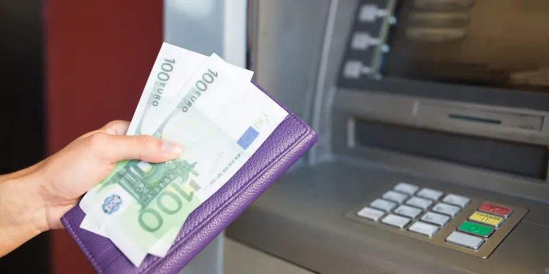 Điều kiện để thành viên rút tiền 8DAY là gì